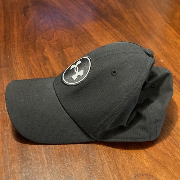 Under Armour Black Golf Hat Quick Dry - Picture 2 of 10